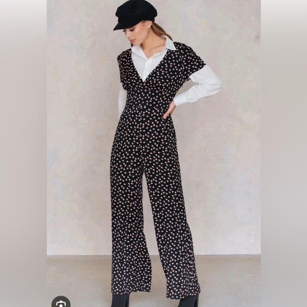 Free People Jumpsuit women’s size 2 black with floral